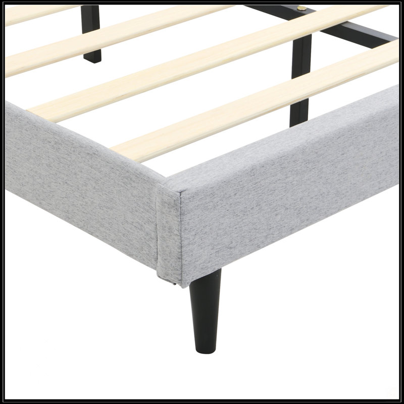 Grand lit plateforme tapissier, Gris clair