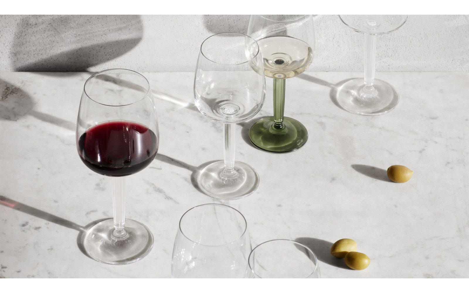 Hammershoi White Wine Glass, Green, 11.8 oz.