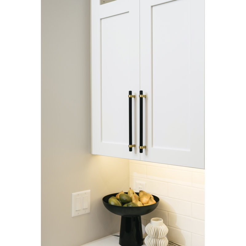 Sinclaire Bar / Handle Pull, 18, Matte Black/Brushed Golden Brass, 1