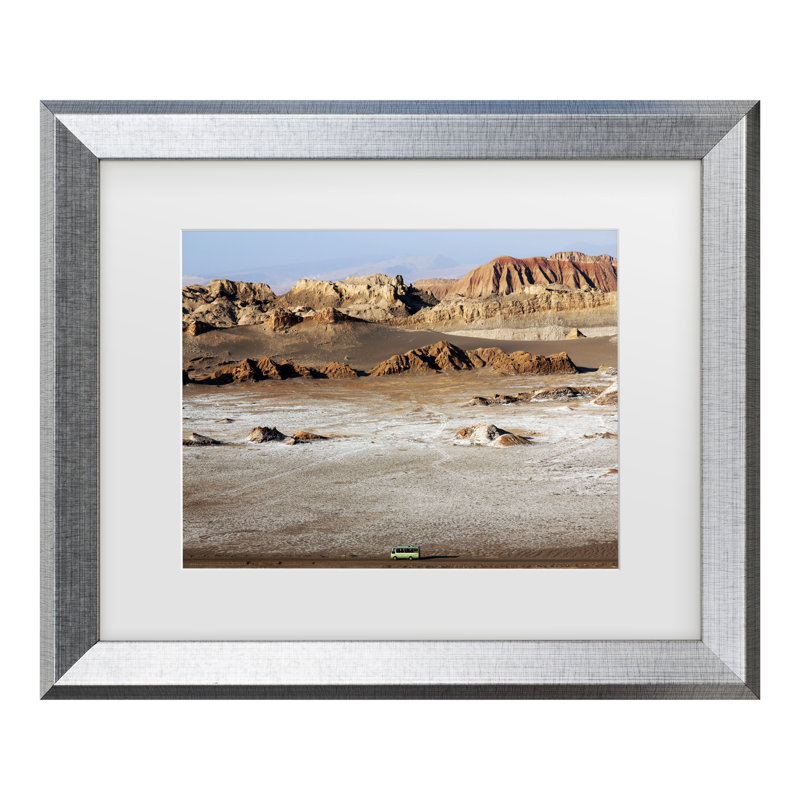 Art encadré Alessio Trerotoli Moon Valley, H 14,5 po x l 17,5 po