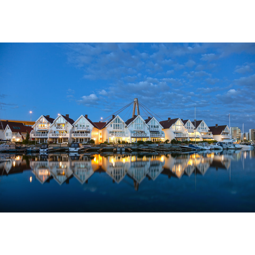 Marina Reflected In Wasser von Nightman - Leinwandbild