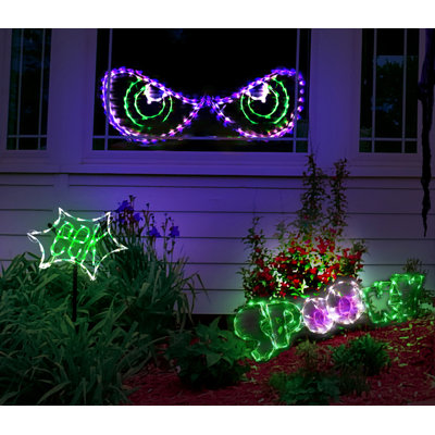 LED Lighted Window Décor