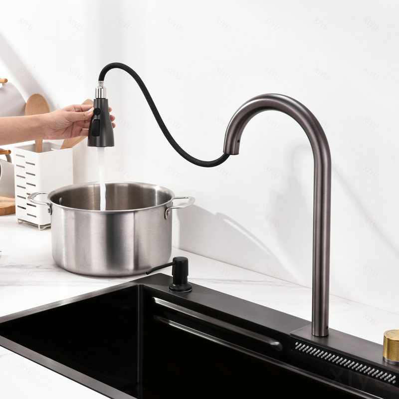Évier de cuisine Waterfall, cuve simple en acier inoxydable noire, poste de travail multifonctionnel avec robinet de pluie et planche à découper, évier simple en acier inoxydable 30 x 18 po