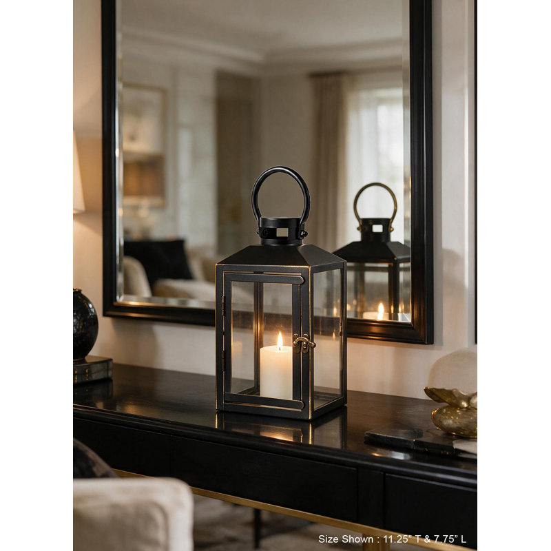 Lanterne en métal Sermont Spaces Living Fairmont, lanterne à bougie noire avec panneaux de verre, porte-bougie pilier pour décor intérieur et extérieur couvert, porche, mariage et foyer, carré 7,75 po x 11,25 po de hauteur
