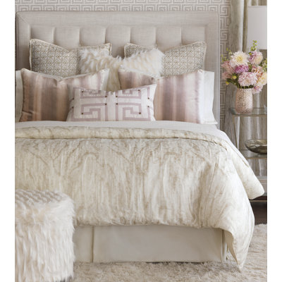 Elara Comforter