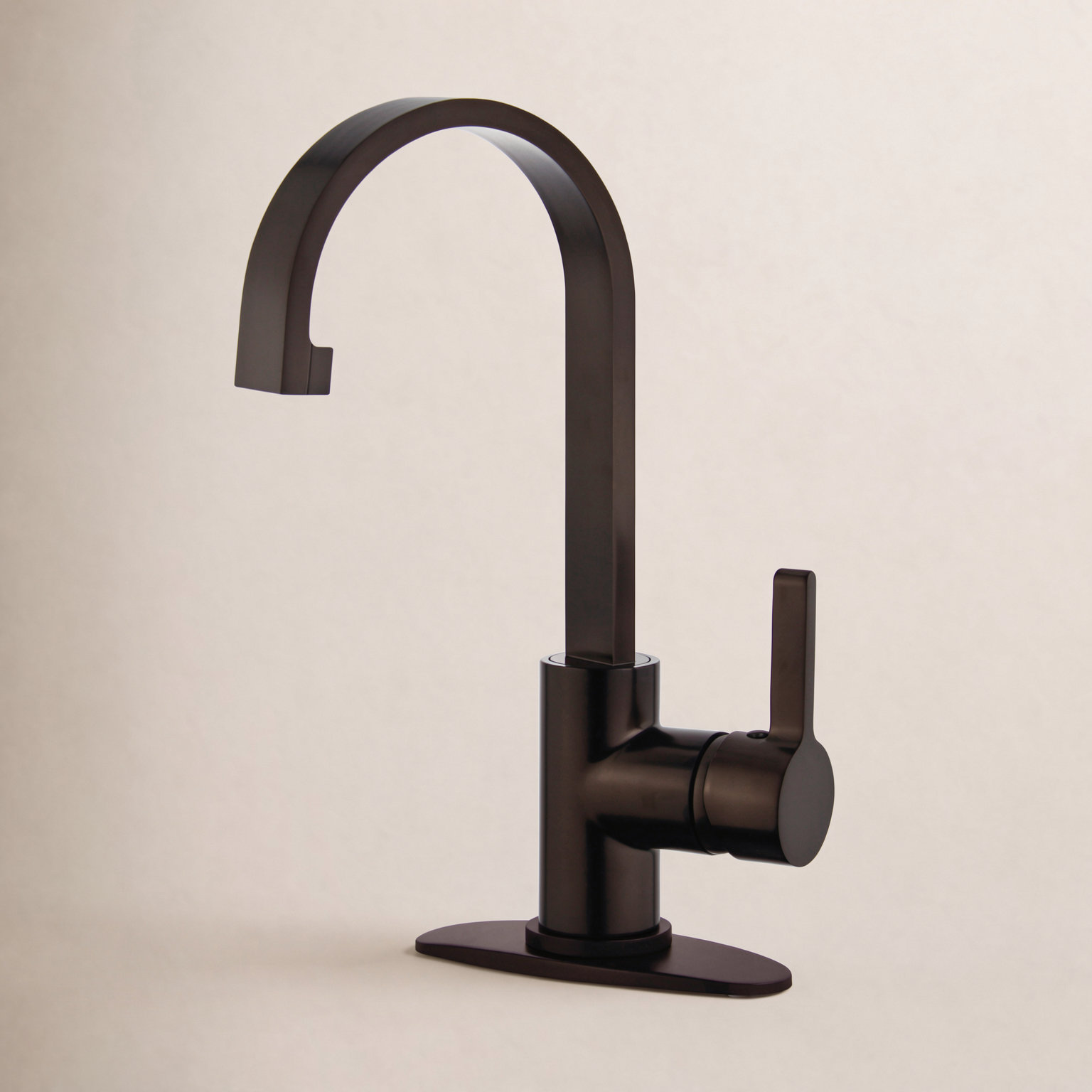 Continental Single-Hole Faucet with Push Drain, Oil Rubbed Bronze