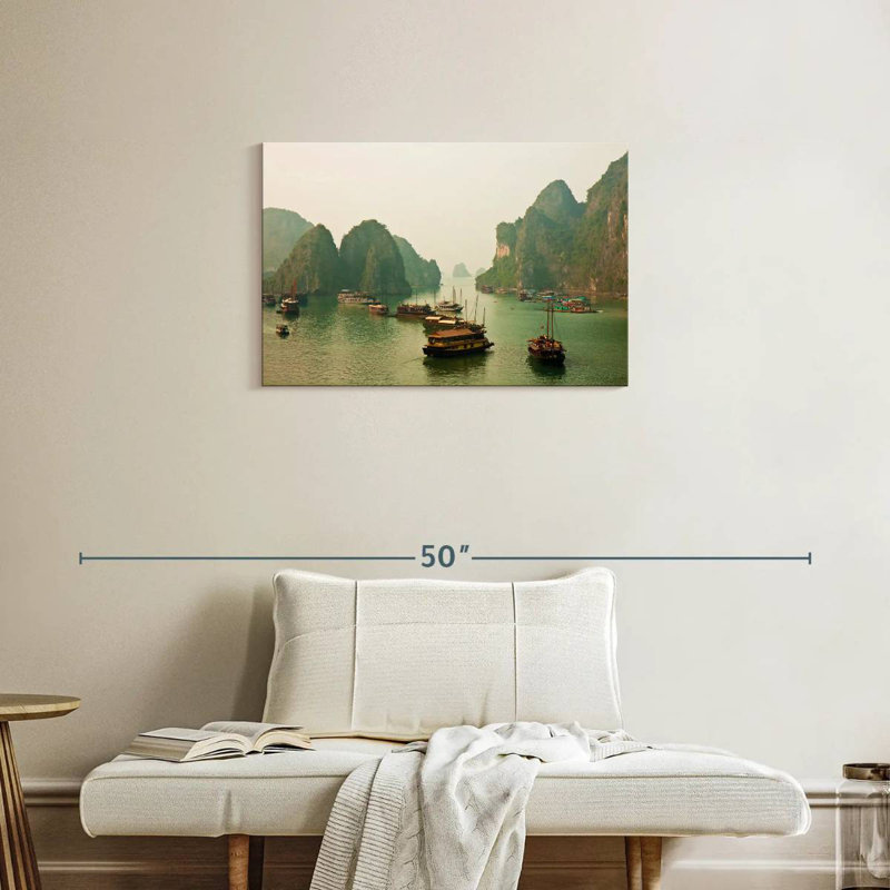 Mehar Halong, H 20 po x l 30 po