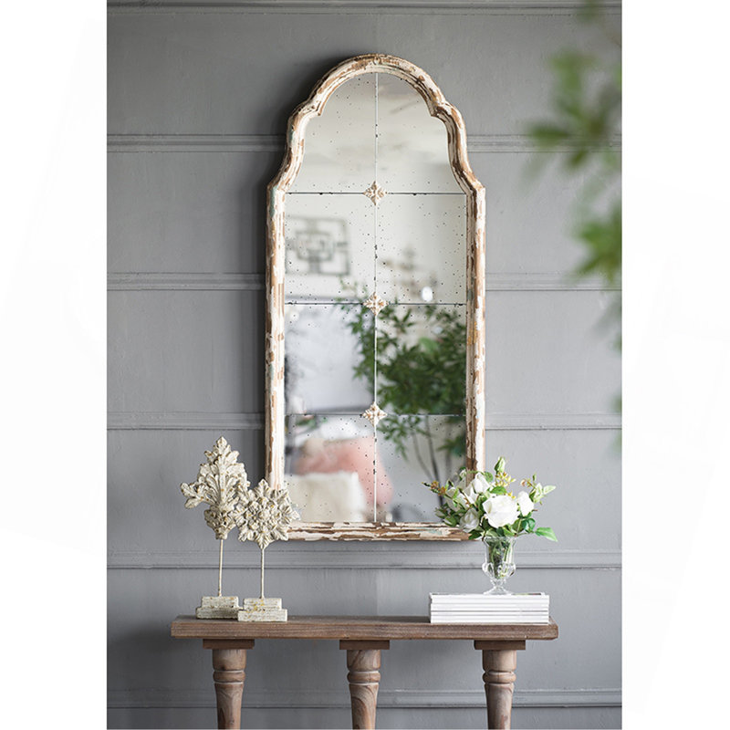 Miroir mural élégant avec aspect de fenêtre décoratif pour une décoration intérieure polyvalente