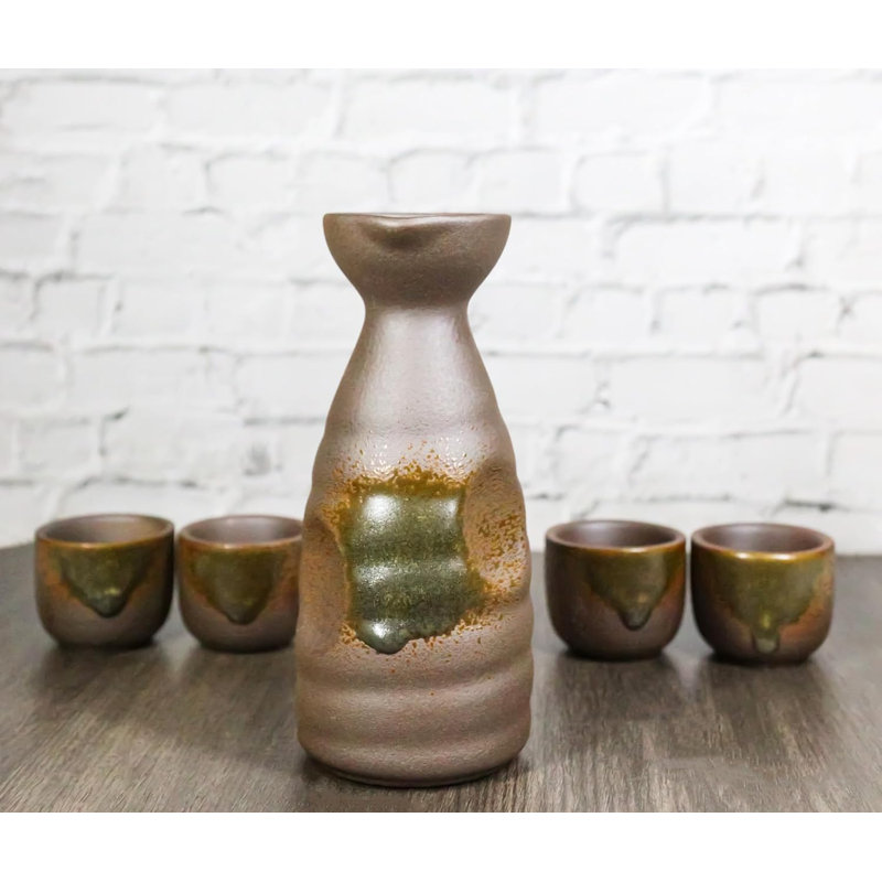 Ensemble de 4 flacons de saké japonais en argile émaillée abstraite brune