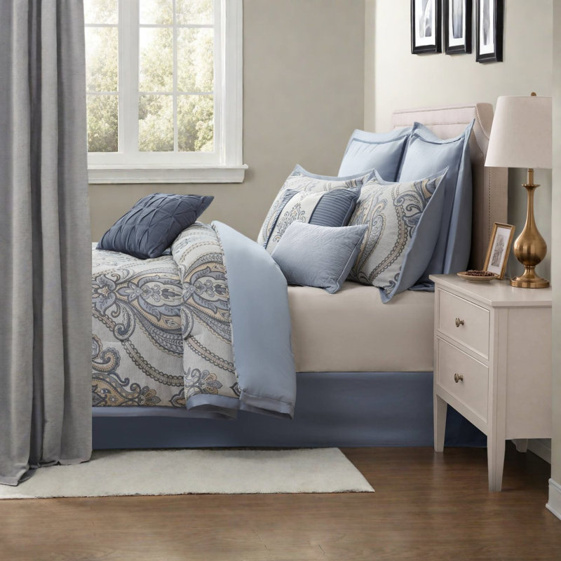 -Piece King Bedding Sets, Blue Chenille Jacquard Polyester Comforter Set