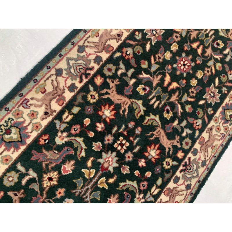 Floral Area Rug in Green