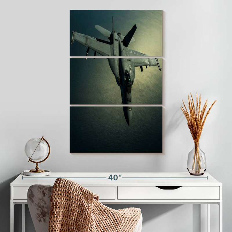 Avion militaire bleu marine, H 32 po x l 20 po