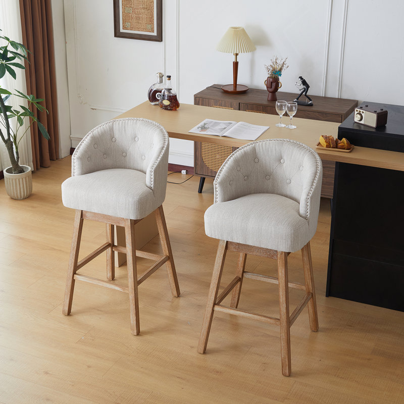 Ensemble de 2 tabourets de comptoir pivotants de 33,25 po, avec tabourets de bar rembourrés à hauteur de comptoir avec structure en bois d'hévéa massif, dossier, repose-pieds, tabourets de bar sans accoudoir pour bar personnel, comptoir de cuisine, naturel et beige