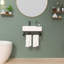 Lavabo de salle de bain mural suspendu en céramique blanche avec trou pour robinet et barre à serviettes noire L 23 po x l 16 po