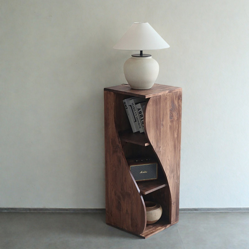 Armoire en bois massif de style Wabi-Sabi