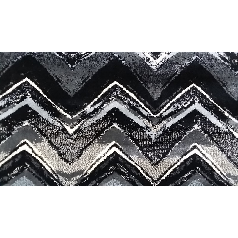 Tapis noir à chevrons Geren, 5 pi 3 po x 7 pi 2 po