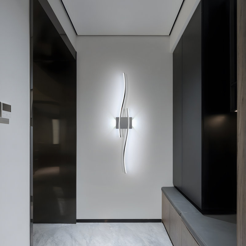 Shaped 90cm Aluminium Wall Lamp, Chrome