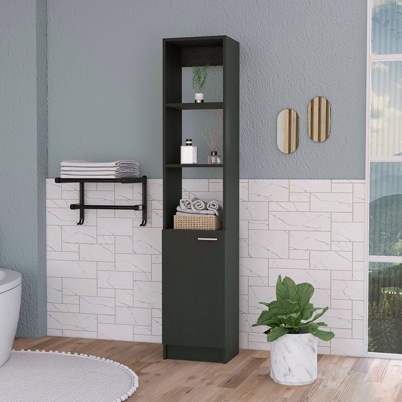Armoire à linge, trois tablettes, une armoire