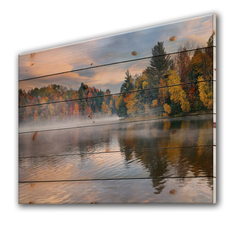 Feuillage d'automne au bord du lac - reproduction de photo non encadrée sur bois, H 30 po x l 40 po x 1,5 po