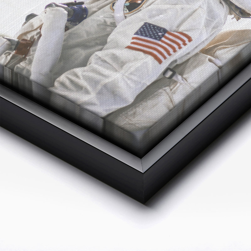 Astronaute, H 18 po x l 24 po, Canevas, Cadre noir