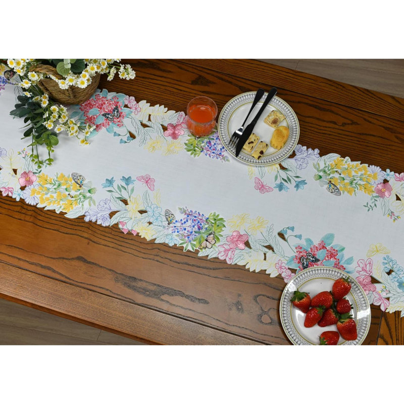 Chemin de table floral printanier