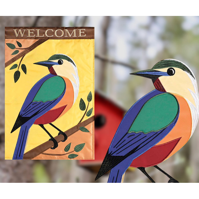 Drapeau de jardin, merle bleue, branche d'arbre
