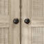 Armoire rustique à quatre portes avec panneaux en rotin et rangement à six tiroirs - Organisateur de placard moderne et spacieux pour les chambres