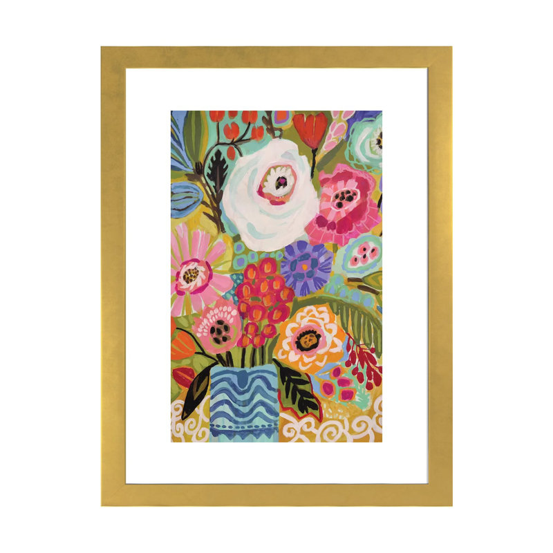 Fleurs fraîches dans un vase II par Karen Fields - reproduction d'art, Papier encadré doré, H 24 po x l 16 po x P 1 po, Blanc