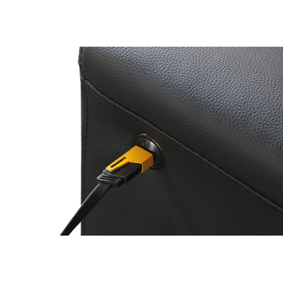 Causeuse en tissu PVC noir l 55,5 po Gemma avec lumières DEL, chargeur USB, coussins capitonnés