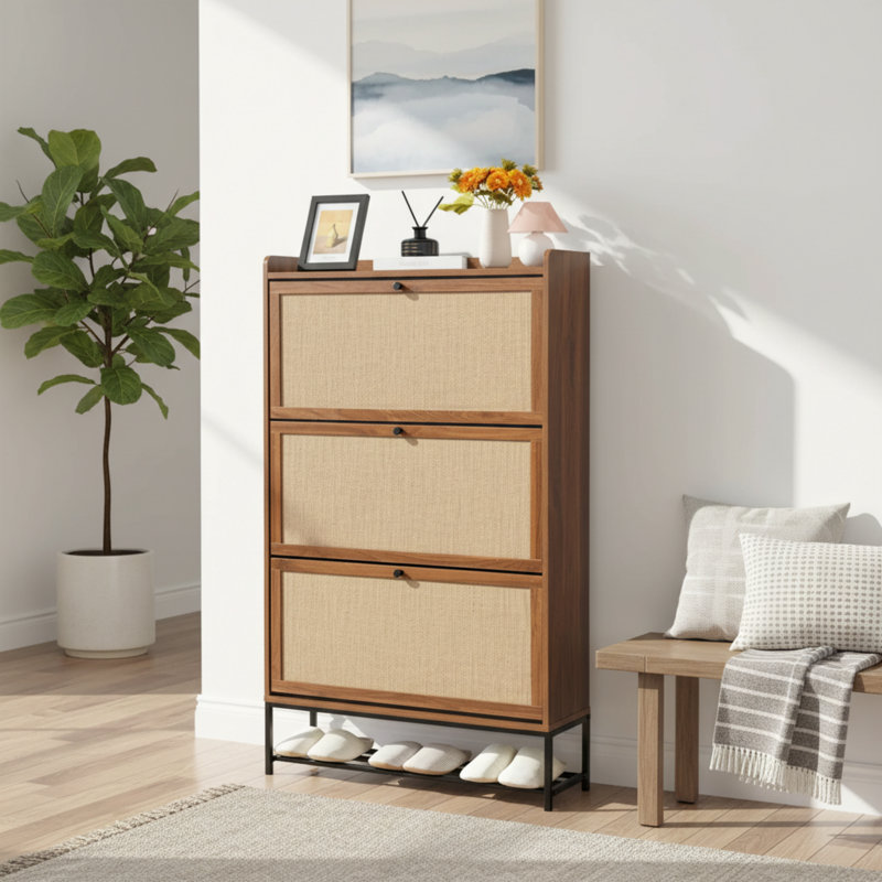 Armoire de rangement en bois de noyer avec tiroirs rabattables et tablettes ouvertes.