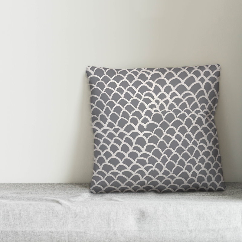  Coussin Drawn Scales, Gris, 20 po x 20 po