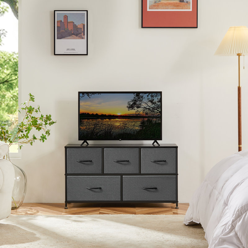 Bengkulu 37.99'' W 5 - Drawer Dresser, Gray