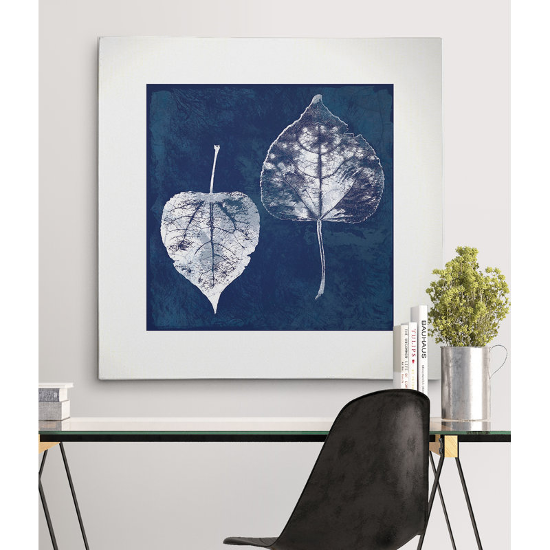« cyanotype aspen leaves », reproduction d’impression sur toile tendue, H 40 po x l 40 po x P 1,5 po, Toile tendue