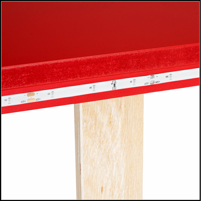 Lit plateforme en bois en forme de voiture avec éclairage à DEL et dossier rembourré confortable, parfait pour les chambres d'enfants