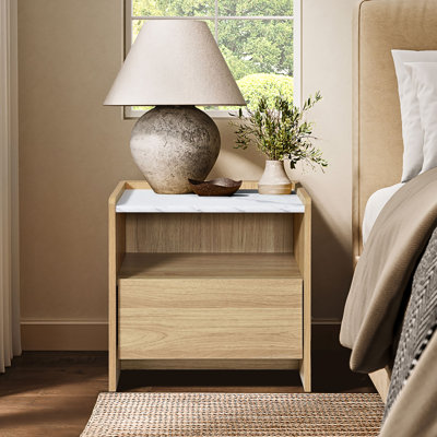 Table de chevet en chêne 18,8 po avec tiroir et plateau en faux marbre