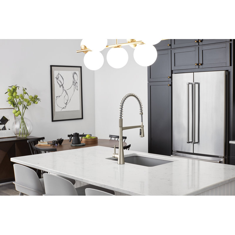 Robinet de cuisine Sleek Spring, Acier inoxydable résistant aux taches