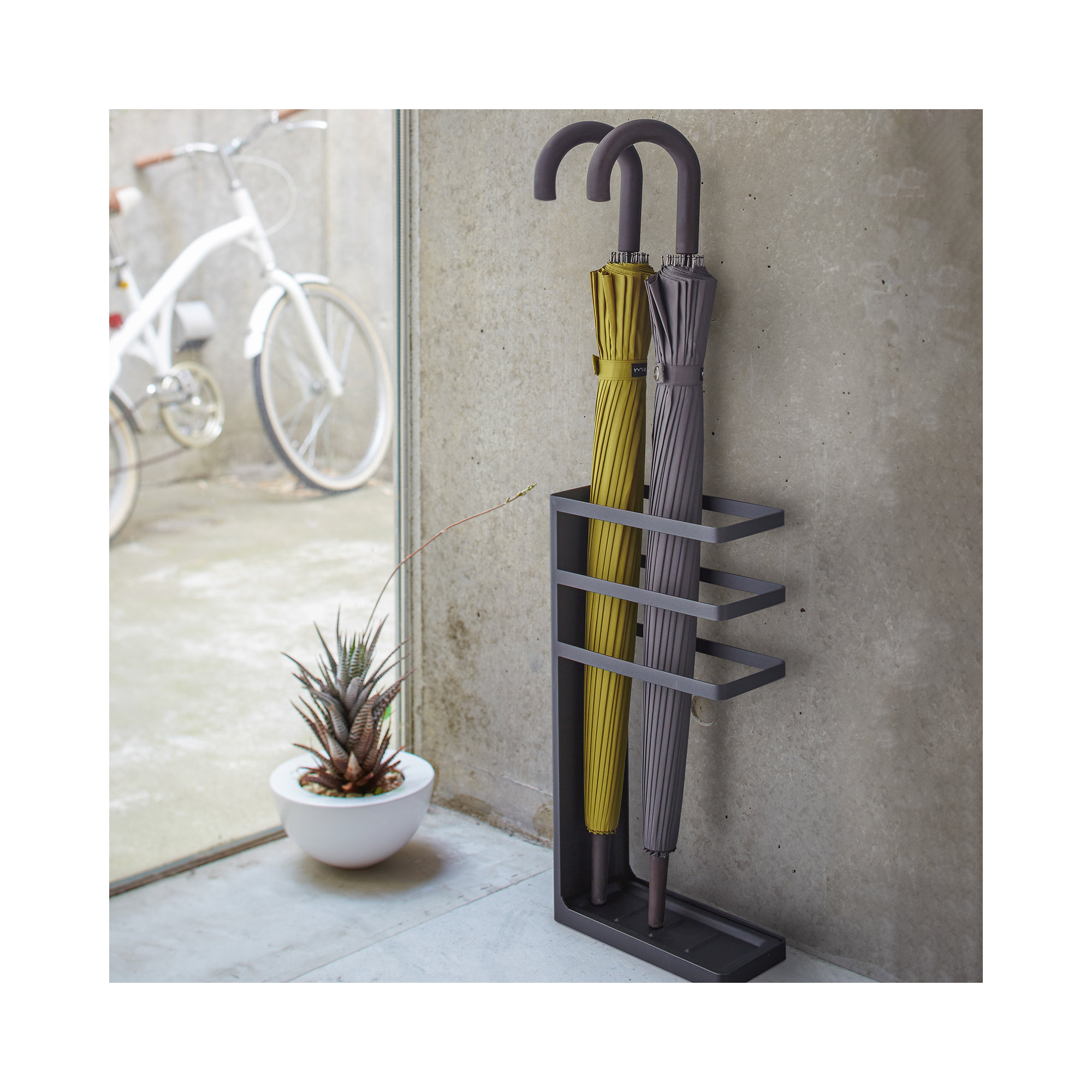 Yamazaki Home Freestanding Umbrella Holder/Umbrella Stand For Umbrellas/Canes/Walking Sticks, Steel, Black