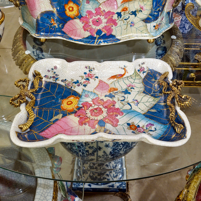 Tobacco Leaf Decorative Plate