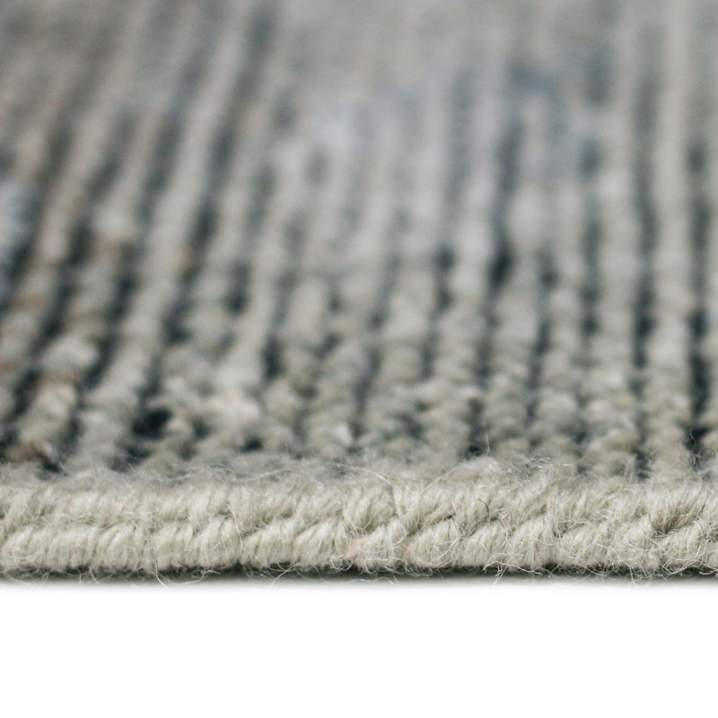 Jwell Wool Floral Area Rug in Gray, Rectangle 2' x 3'