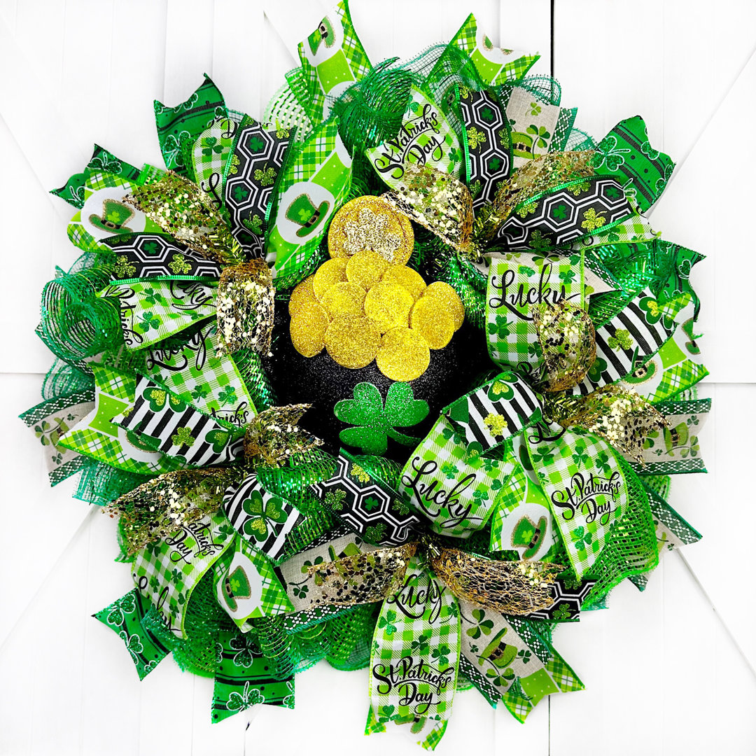 Handcrafted 18'' Wreath The Holiday Aisle®