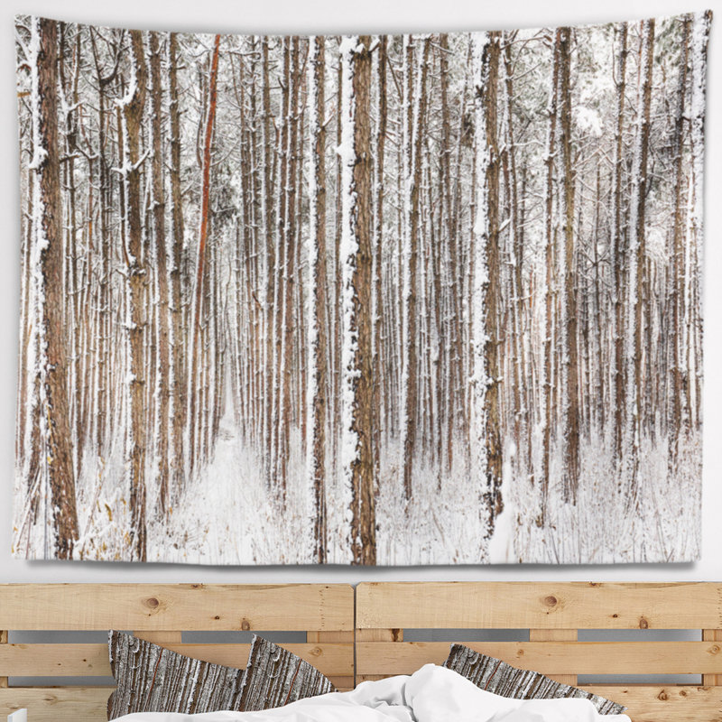 Forêt de pin dense en pin de tapisserie winter, H 32 po x l 39 po