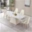 Table de salle à manger en pierre de 71 pouces de couleur blanche Carrara et base piédestal rayée