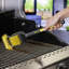 Brosse à gril triple action Mr. Bar-B-Q alimentée par Scrub Daddy