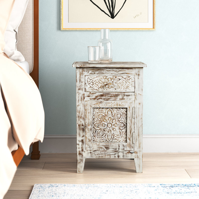 Table de bout en bois massif avec rangement Courtlan, Blanc