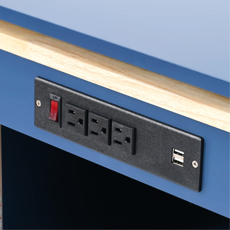 Îlot de cuisine moderne avec rangements, portes en verre cannelé, éclairage DEL, table extensible bleu marine, prise électrique, porte.