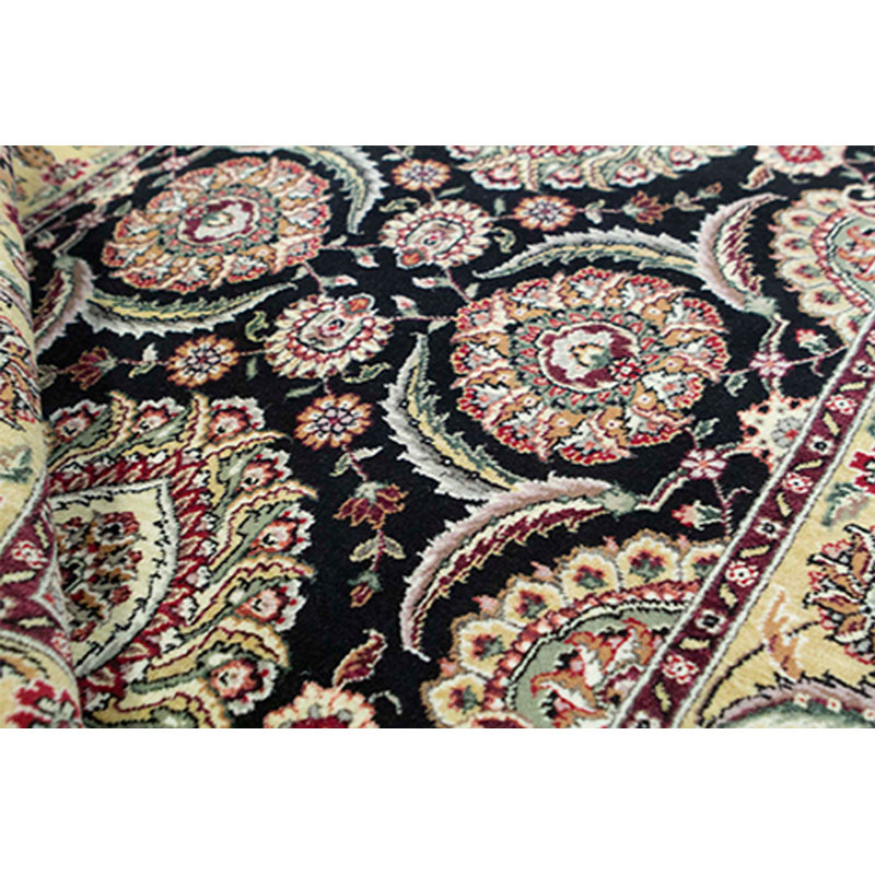 Wool Oriental Area Rug in Black/Brown