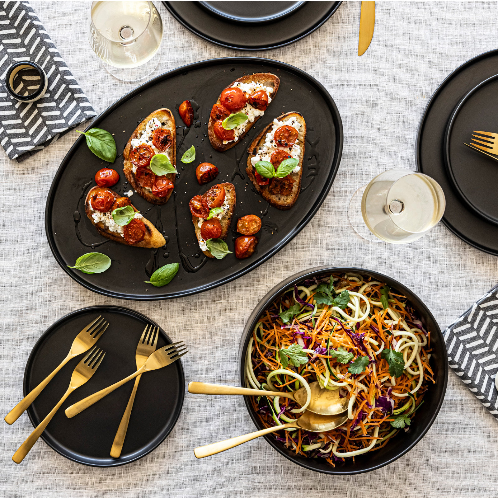 Stackable Platter, Black