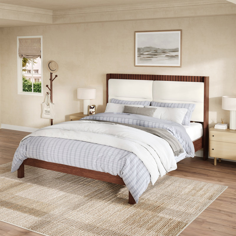 Structure de lit plateforme en bois massif avec tête de lit tapissier en velours beige, espresso et sans sommier tapissier