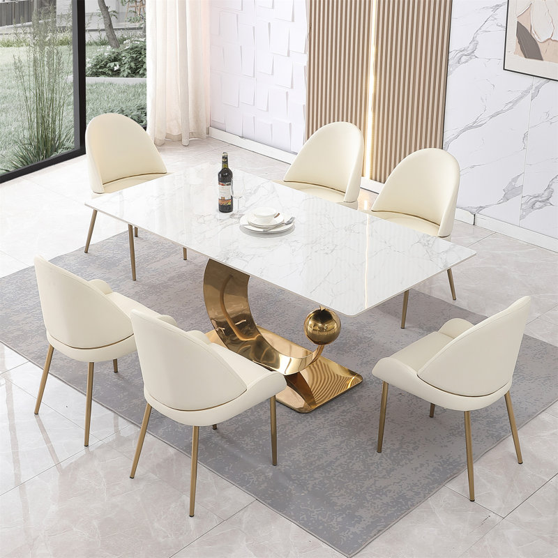 Table de salle à manger en pierre de 71 pouces de couleur blanche Carrara avec base à piédestal rayé, Doré