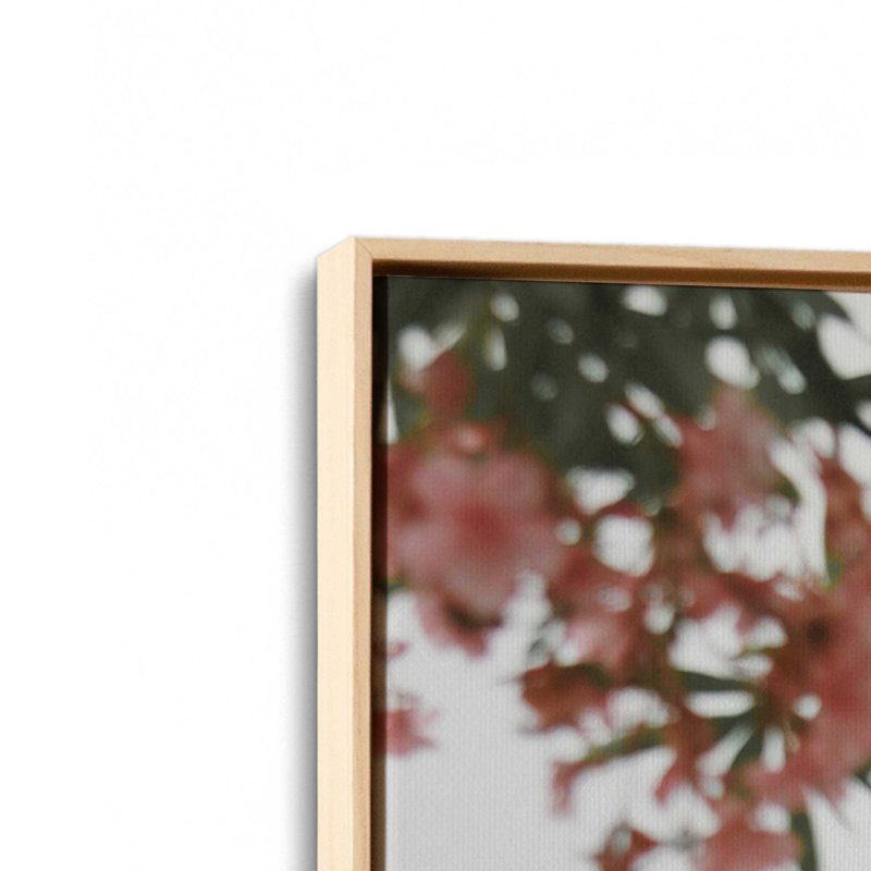 Impression sur toile roulée Scenic Blossoms, Cadre américain en érable flottant, H 12,75 po x l 8,75 po x P 1,75 po